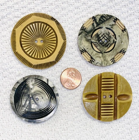 LOT OF FOUR LARGE "CARVED" OR "MOLDED" OLD VINTAGE PLASTIC BUTTONS S12 Cover