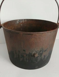 VINTAGE BEAN POT CAST IRON CAULDRON COLLECTABLE - Picture 1 of 6