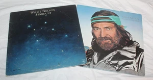 Lot 2 Vinyl Record Albums Willie Nelson Stardust Always on my Mind - Picture 1 of 3
