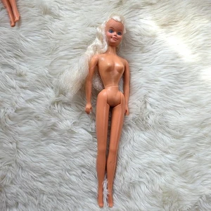 Vintage 1987 Totsy Doll Curly Blonde Hair Blue Eyes Has Flaw - Picture 1 of 5