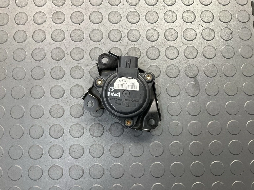 2013-2017 NISSAN LEAF TRANSMISSON SELECTER SWITCH OEM - Image 1 of 4