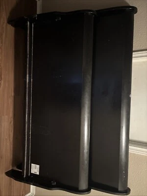 Marco de cama tamaño queen con cabecero y pie de cama de madera Foto 1 de 3