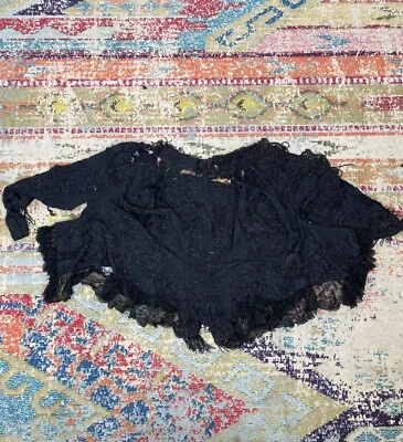 Auténtica chaqueta victoriana de 1800 negra con cuentas a chorro disfraz dañado inspirada como está Foto 1 de 4