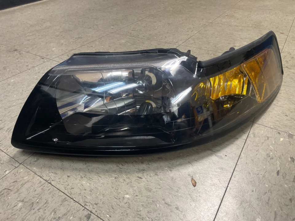 Ford Mustang GT 1999 2004 faro izquierdo lado conductor lámpara tyc 20-5696 Foto 1 de 4