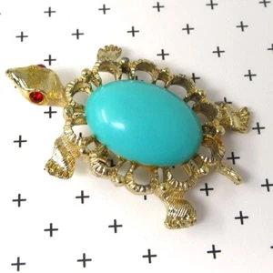 Vintage Turtle Pin Figural Aqua Colored Central Cabochon Goldtone Metal Setting - Picture 1 of 7