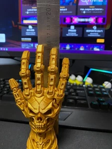 Soporte de Mano Robótica con Calavera - Imagen 1 de 3