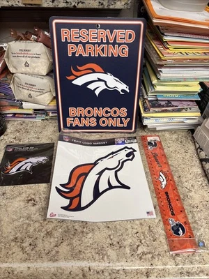 Juego de 4 reglas de letrero magnético con logotipo del equipo Denver Broncos nuevas con etiquetas Cat Lady 🐈🇺🇸🐈‍⬛ Foto 1 de 4