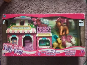 My Little Pony G3 New in Box (NIB) Cotton Candy Cafe playset 2006 - Zdjęcie 1 z 8