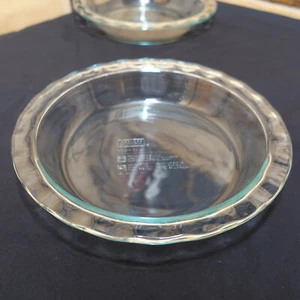 1 Pyrex Pie Plate C209 Clear Glass 9.5 in. Scalloped Rim 2 Avail. Swanky Barn - Picture 1 of 12