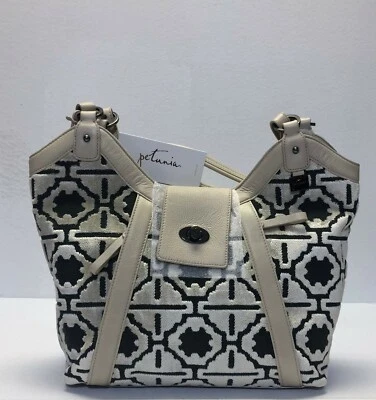 Bolso Cartera Hobo Petunia Pickle Bottom Fresco Hudson Beige Negro Terciopelo y Cuero Foto 1 de 4