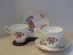 Royal Ascot  Cup & Saucer Pair(2) Made in England Vintage White / Floral Pattern - Picture 1 of 8
