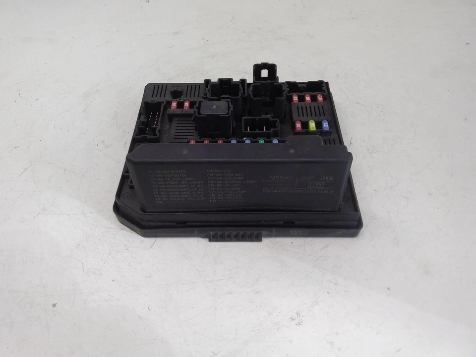 NISSAN QASHQAI / QASHQAI +2 I J10, JJ10 scatola fusibili 284B7JD000 2.0 27591483 - Immagine 1 di 4