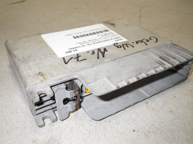 CENTRALINA Saab 900 I Combi Coupé Hatchback 2.0 Turbo 16V (B202XL) 4001756 - Immagine 1 di 1