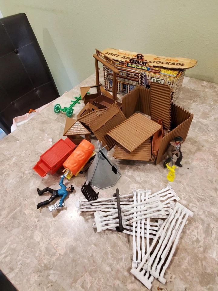 Vintage Marx Toys Fort Apache set - Image 1 of 3