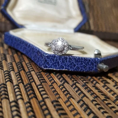 Anillo de plata de ley 925, anillo de diamantes naturales, 0,110 quilates, talla N EE. UU. 6,75 Foto 1 de 4