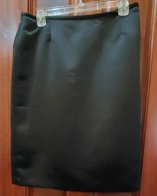 盛装黑色直筒半身裙 - 8 码 - 聚酯纤维缎面,内衬,背部踢褶 — 第 1/4 张图片