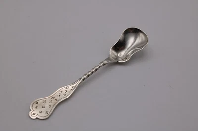 Continental silver condiment spoon - Image 1 of 4