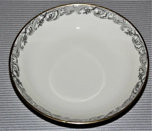 Hutschenreuther Margarete 4 Dessertschalen cremefarben m. schwarzem Randdekor - Bild 1 von 5