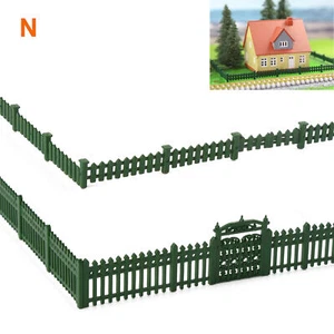 N Scale 1:160 Painted Green Model Fence with Gates Plastic Fencing w/ Door Kit - Picture 1 of 9