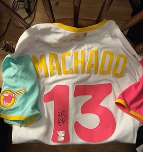 Fanatics Under Wraps Manny Machado Autographed Auth MLB City Connect Nike Jersey - Picture 1 of 3