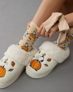 AE Fall Peanuts Snoopy Hausschuhe American Eagle AUSVERKAUFT IN HAND GRÖSSE 6 - Bild 1 von 4