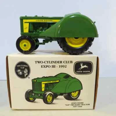 Ertl John Deere '57-"60 620 Orchard Tractor 2Cyl Club Ltd Ed 1/16 JD-567810YA-B2 - Image 1 of 4