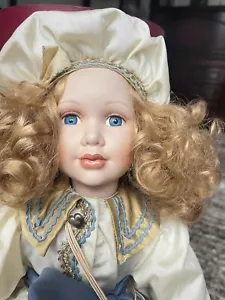 H.SAMUEL PORCELAIN DOLL SOPHIE Christmas 1999 Limited Collection - Picture 1 of 6