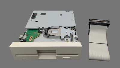 "Unidad de disquete interna de 5,25"" con cable FDD doble beige" Foto 1 de 4