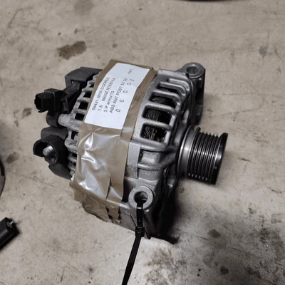12317604782 Alternatore  MINI MINI (R56) 1.6 16V Cooper (88kW) Ber cd5d66 - Immagine 1 di 4