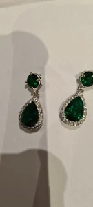Beautiful emerald green dop earrings - Picture 1 of 5