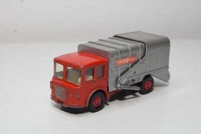 A100 1:50 MATCHBOX K-7 K7 K 7 CAMION DEI RIFIUTI ROSSO GRIGIO ECC. COND. - Immagine 1 di 4