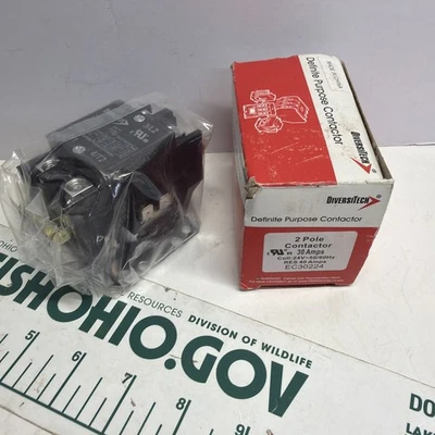DIVERSITECH EC30224 2 POLE CONTACTOR 30AMP - Image 1 of 4