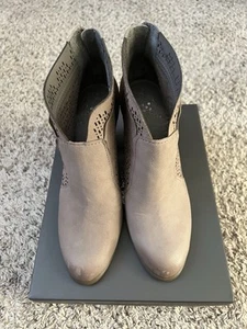Vince Camuto Frasitta Leather Ankle Boots Booties Size 9.5 - Picture 1 of 4