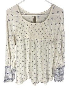 Old Navy Top Gr. L weiß blau gesmokt Blumen Boho Ditzy Fee Strand Pullover - Bild 1 von 4