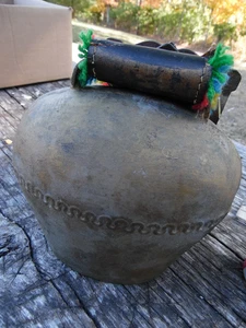 Vintage 7" Schweizer Kuhglocke mit mehrfarbigem Riemen Glocke - Bild 1 von 11