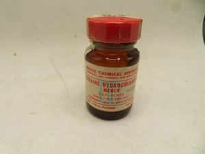 Kokainhydrochlorid Merck Flasche leer Betäubungsmittelflasche mit Etikett 1/4 OZ FLOCKEN - Bild 1 von 4