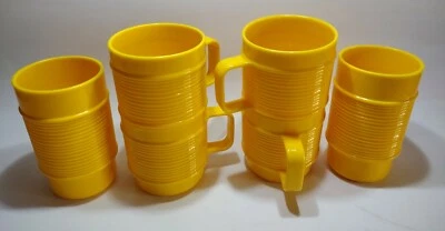 💥Vintage Rubbermaid amarelo com nervuras empilháveis 4 canecas 3819 e 2 copos 3826 - Imagem 1 de 4