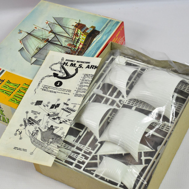 MODEL KITS & CAMERA ACCESSORIES eBay Stores