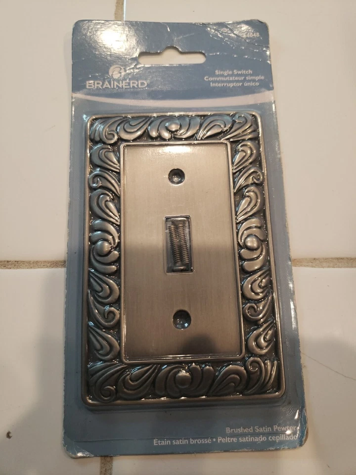 Franklin Brass 64048 Paisley Single Toggle Switch Wall Plate/Switch Plate/Cover - Image 1 of 2