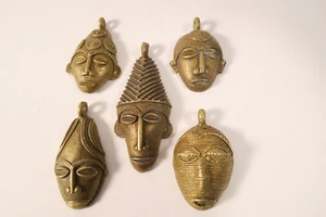 Lote 5 colgantes de latón máscaras GW72 Ghana latón colgantes máscaras Ashanti Afrozip - Imagen 1 de 5