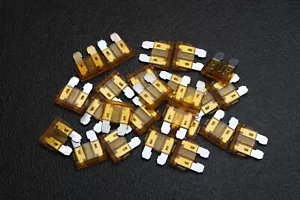 50 PACK ATC 5 AMP FUSES ATO FUSE BLADE STYLE CAR BOAT AUTOMOTIVE AUTO ATC5 - Picture 1 of 8