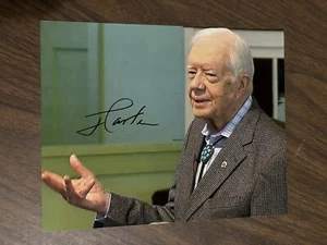 PRESIDENT JIMMY CARTER SMILING AUTOGRAPHED SIGNED 8X10 PHOTO - Picture 1 of 1