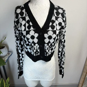 Stitch & Pine Women’s Medium ~ Black White Daisy Checkered Crop Cardigan Sweater - Picture 1 of 12