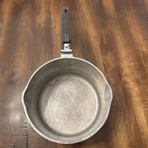 Vtg Wagner Ware Magnalite GHC 3 Quarts Sauce Pot Pan Double Pour Spout No Lid - Picture 1 of 5
