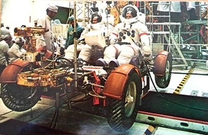 APOLLO 15 Kennedy Space Center NASA, Commander Scott & LEM Pilot Irwin; MINT - Picture 1 of 2