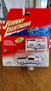 Johnny Lightning Classic Plastic 1970 AMC Hot Rebel 'The Machine' en blanco - Imagen 1 de 3