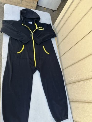 Batman Adulto Talla L/XL Negro y Amarillo Disfraz Pijama PJ Ropa de Dormir con Sudadera con Capucha Foto 1 de 4