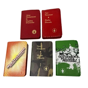 Lot of 5 Mixed Small Pocket Size Gideons Bibles Psalms Proverbs New Testament - Foto 1 di 10