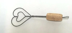 Vintage Miniatur Puppenhaus Draht Teppich Schläger Herzform Holzgriff primitiv - Bild 1 von 2