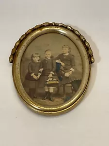 Vintage Antic Oval Gold Color Frame with Color Photo of 3 Little Girls 7" x 5" - Picture 1 of 2